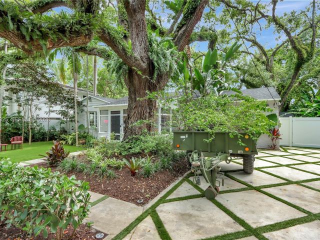 Продажа дома по адресу 842 NW 9th Ct - фото 7528589