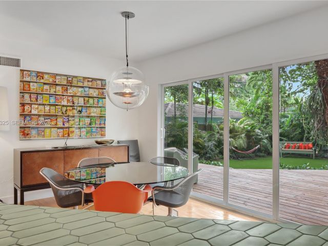 Продажа дома по адресу 842 NW 9th Ct - фото 7528597