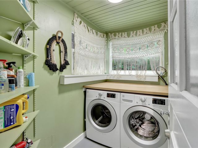 Продажа дома по адресу 842 NW 9th Ct - фото 7528603