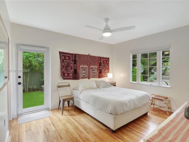 Продажа дома по адресу 842 NW 9th Ct - фото 7528604