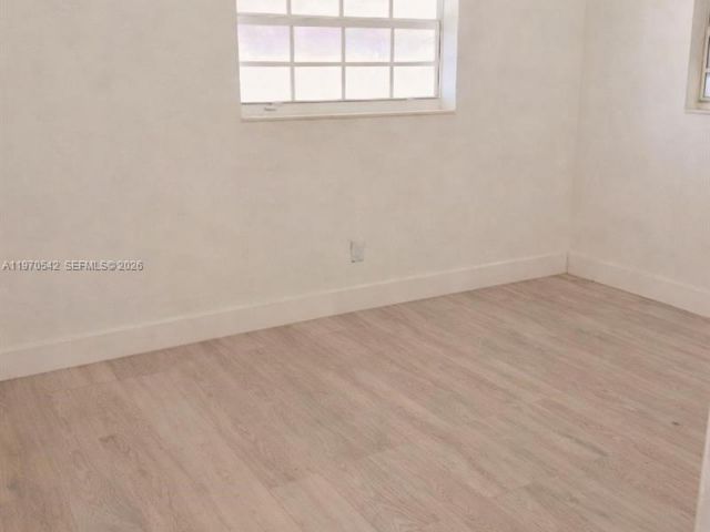 Дом в аренду по адресу 3048 NW 20th St n/a - фото 7483629