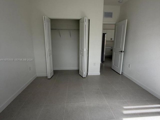 Дом в аренду по адресу 2638 SE 9th St - фото 7493117