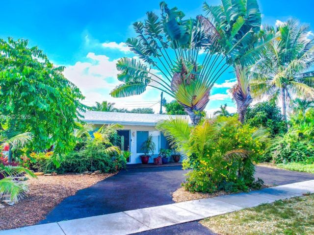 Продажа дома по адресу 1130 NE 23rd Pl - фото 7478823