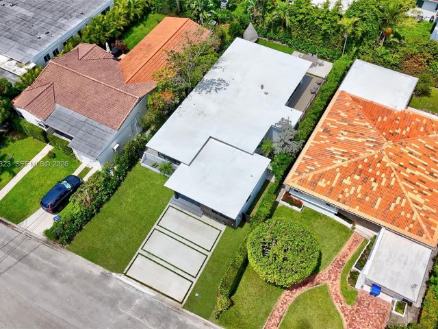 Продажа дома по адресу 9048 Dickens Ave - фото 7467196