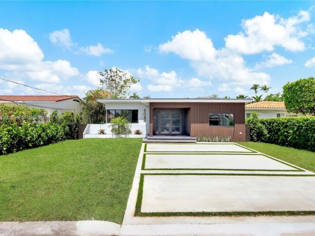 Продажа дома по адресу 9048 Dickens Ave - фото 7467198