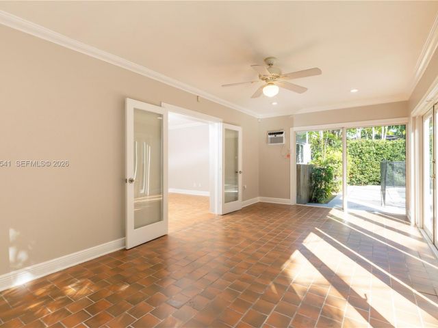 Дом в аренду по адресу 1350 Mendavia Ave - фото 7471656