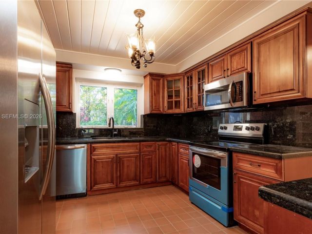 Дом в аренду по адресу 1350 Mendavia Ave - фото 7471666