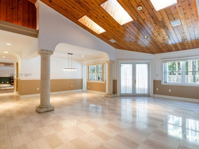 Продажа дома по адресу 15005 SW 148th St - фото 7522011