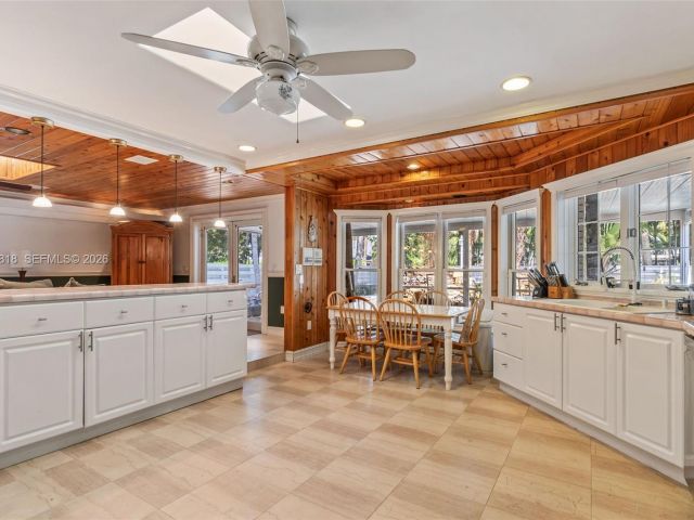 Продажа дома по адресу 15005 SW 148th St - фото 7522015