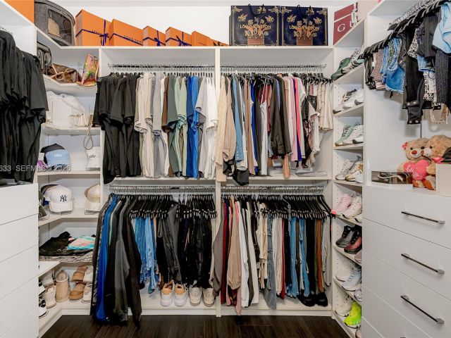 Дом в аренду по адресу 7902 NW 105th Ct 7902 - фото 7517628