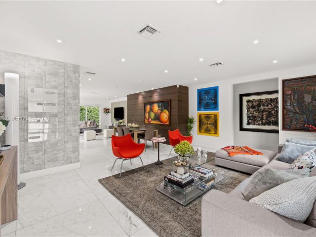 Продажа дома по адресу 721 Bird Rd - фото 7528469