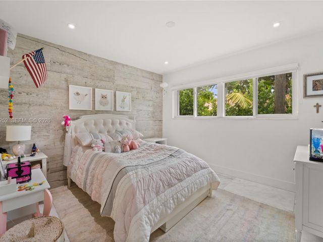 Продажа дома по адресу 721 Bird Rd - фото 7528475