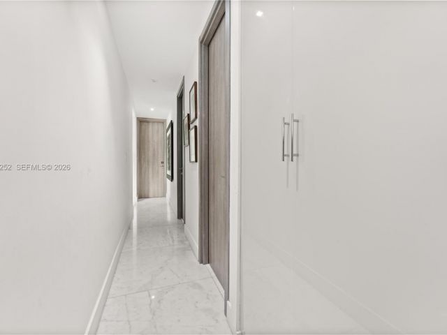 Продажа дома по адресу 721 Bird Rd - фото 7528481