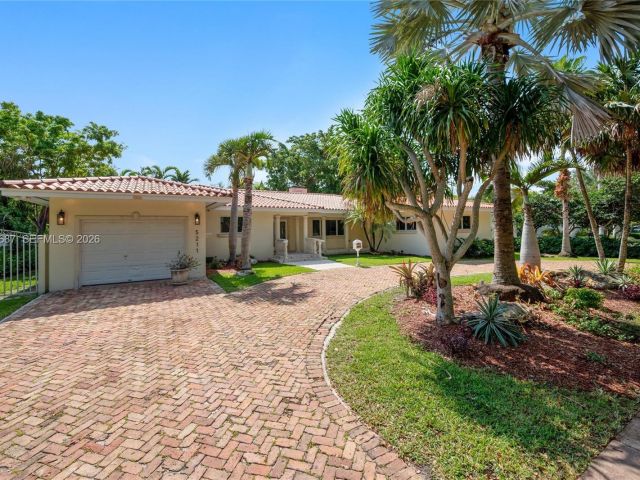 Продажа дома по адресу 5211 Granada Blvd - фото 7471415