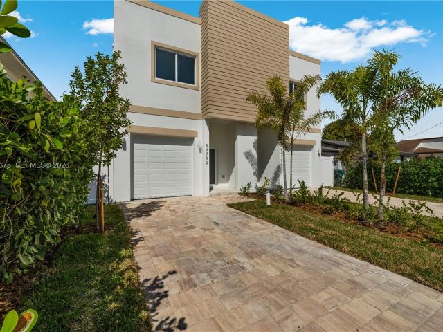 Продажа дома по адресу 4789 NW 1st St - фото 7528444