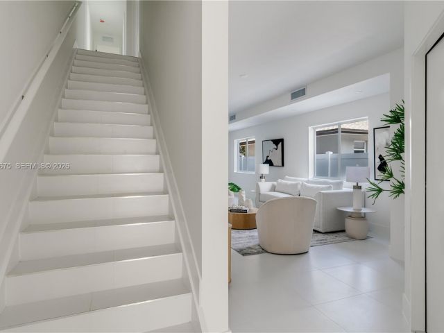 Продажа дома по адресу 4789 NW 1st St - фото 7528448