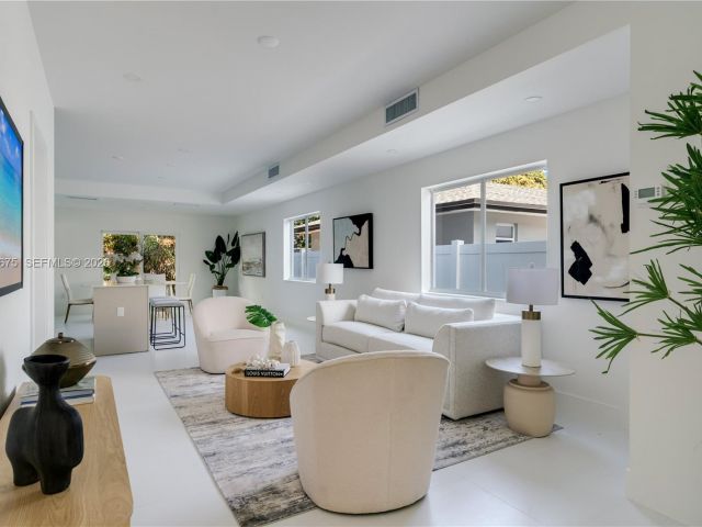 Продажа дома по адресу 4789 NW 1st St - фото 7528451