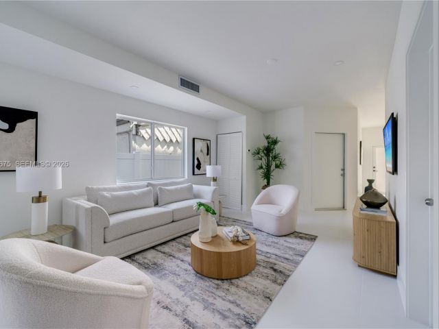 Продажа дома по адресу 4789 NW 1st St - фото 7528452