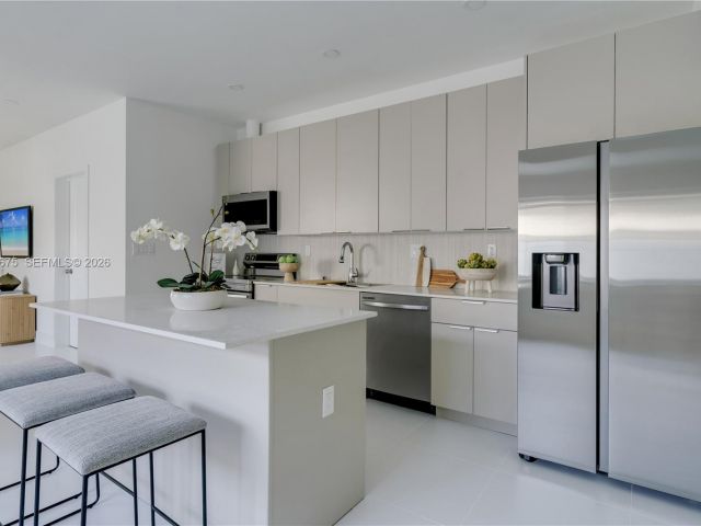 Продажа дома по адресу 4789 NW 1st St - фото 7528455