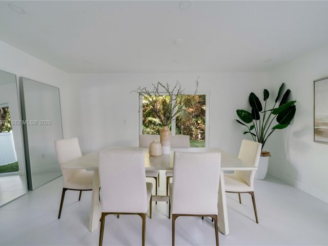 Продажа дома по адресу 4789 NW 1st St - фото 7528459