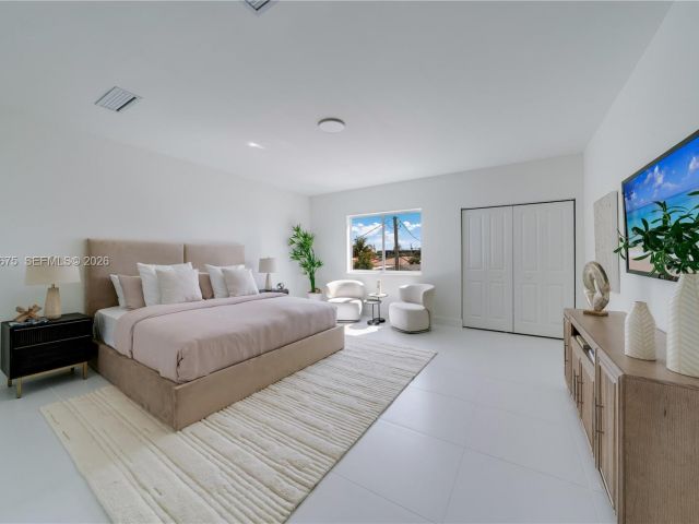 Продажа дома по адресу 4789 NW 1st St - фото 7528461