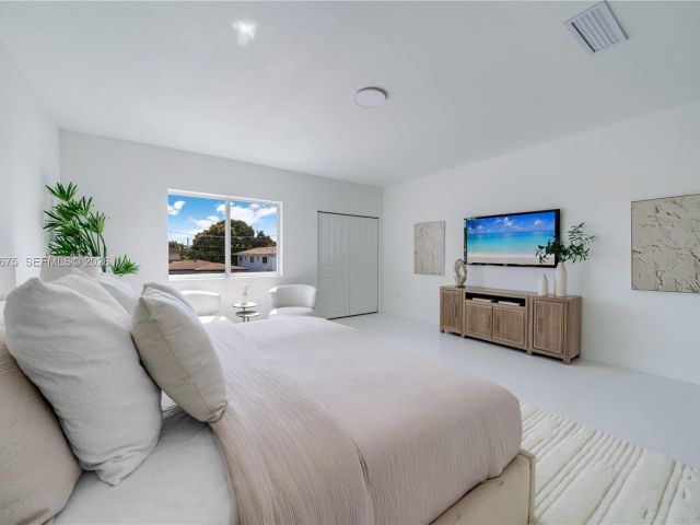 Продажа дома по адресу 4789 NW 1st St - фото 7528462