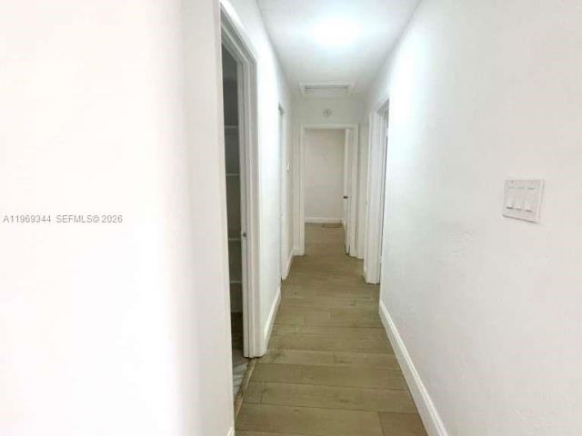 Дом в аренду по адресу 4924 SW 44 AV - фото 7483713