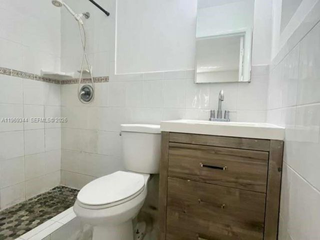 Дом в аренду по адресу 4924 SW 44 AV - фото 7483720