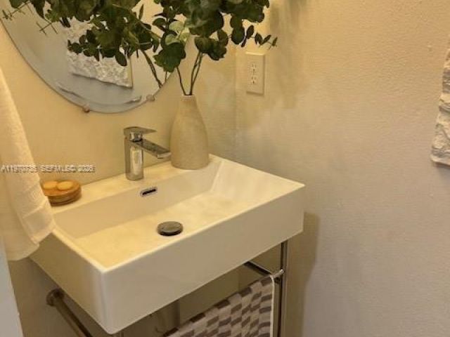 Дом в аренду по адресу 2526 Pierce St 12 - фото 7474523