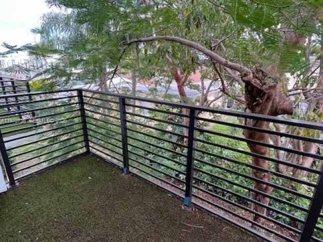Дом в аренду по адресу 2526 Pierce St 12 - фото 7474527