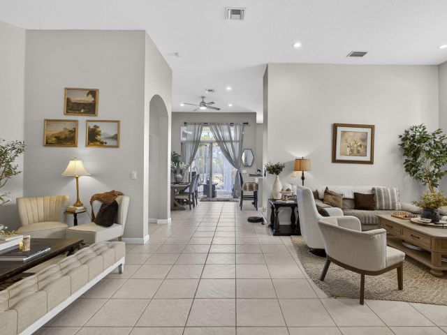 Продажа дома по адресу 6637 Traveler Road - фото 8457619