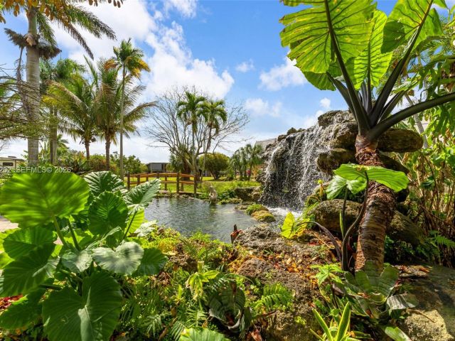 Продажа дома по адресу 19820 SW 244th St - фото 7493044