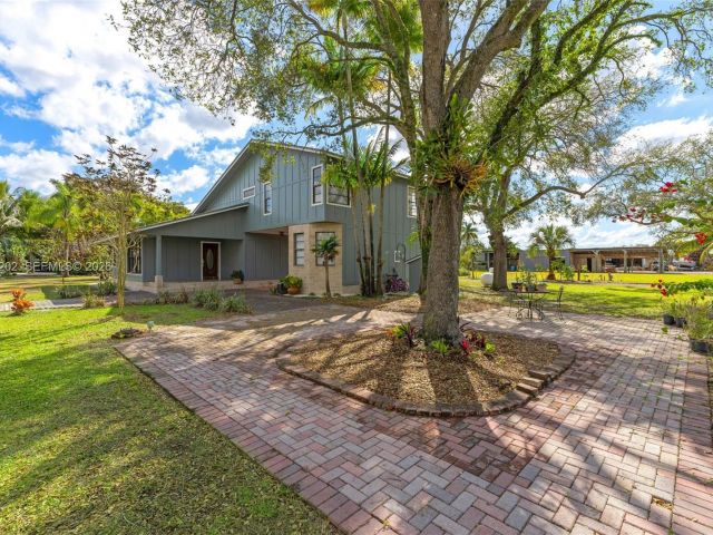 Продажа дома по адресу 19820 SW 244th St - фото 7493050