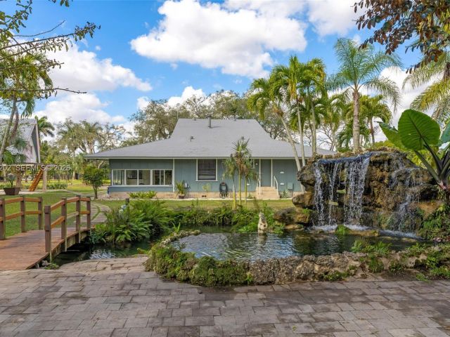 Продажа дома по адресу 19820 SW 244th St - фото 7493051