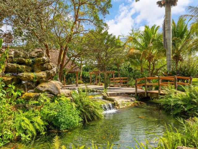 Продажа дома по адресу 19820 SW 244th St - фото 7493052