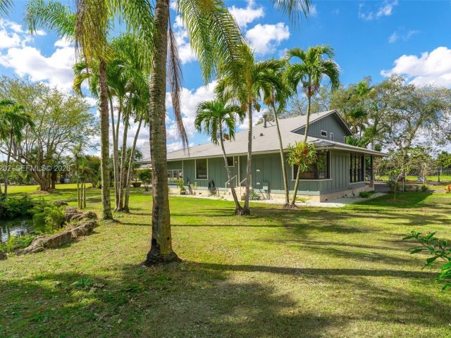 Продажа дома по адресу 19820 SW 244th St - фото 7493059