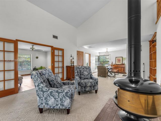 Продажа дома по адресу 19820 SW 244th St - фото 7493063