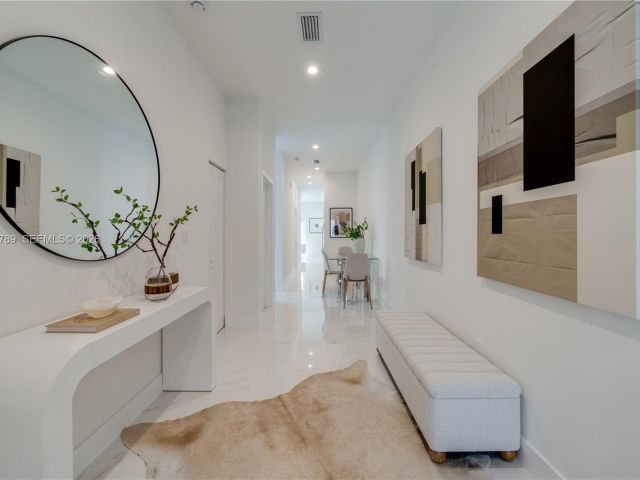 Продажа дома по адресу 2936 NW 27th St - фото 7528392