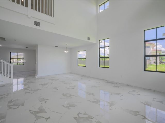 Дом в аренду по адресу 32242 SW 194th Ave - - фото 7493075