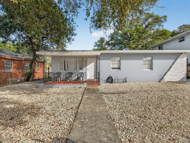 Продажа дома по адресу 2741 NW 43rd Ter - фото 7524535