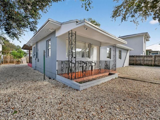 Продажа дома по адресу 2741 NW 43rd Ter - фото 7524538