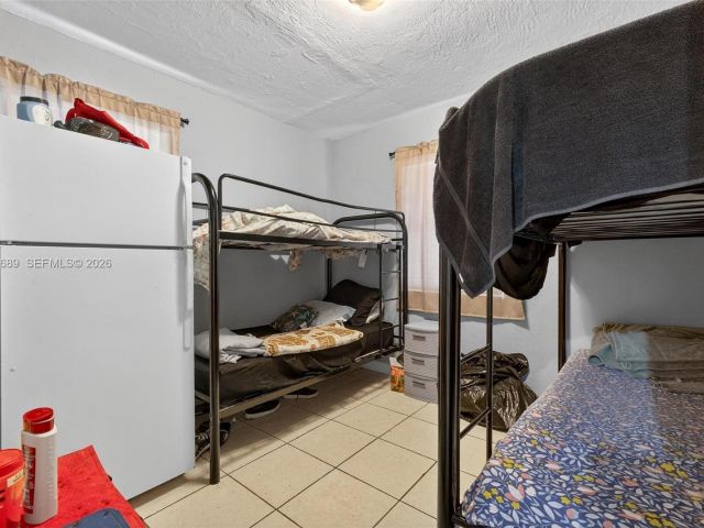 Продажа дома по адресу 2741 NW 43rd Ter - фото 7524545