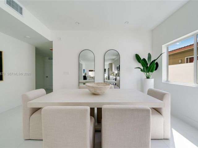 Продажа дома по адресу 5735 SW 4th St - фото 7528409