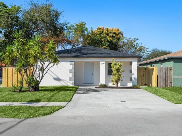 Продажа дома по адресу 2241 Hope St - фото 7515846