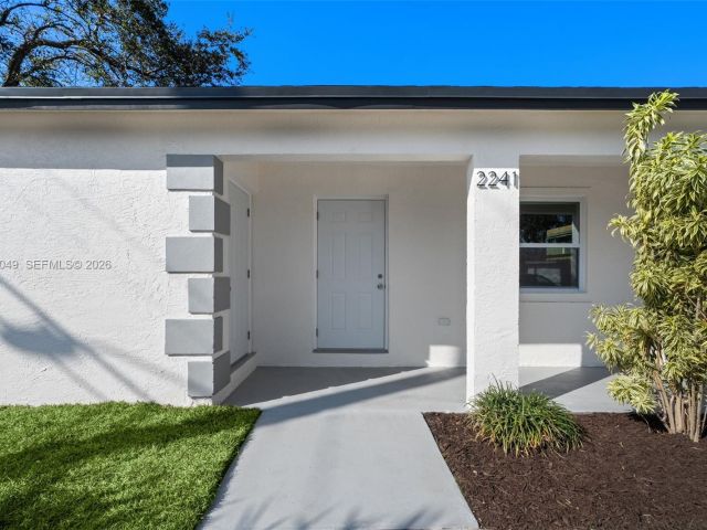 Продажа дома по адресу 2241 Hope St - фото 7515847