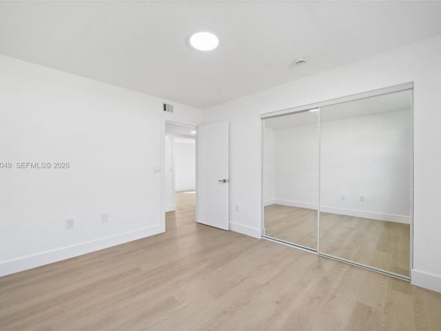 Продажа дома по адресу 2241 Hope St - фото 7515862