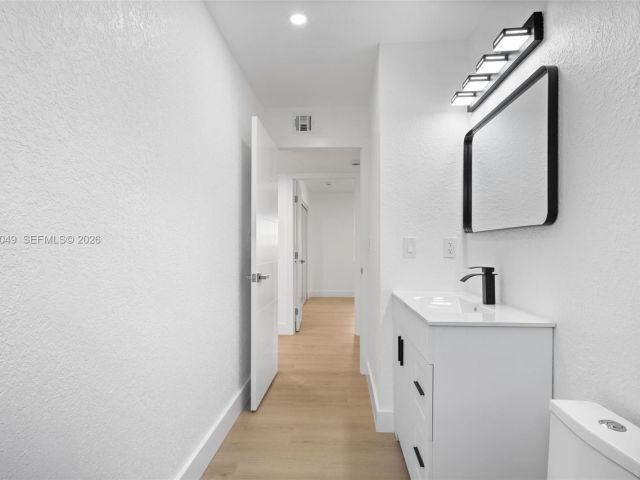 Продажа дома по адресу 2241 Hope St - фото 7515863