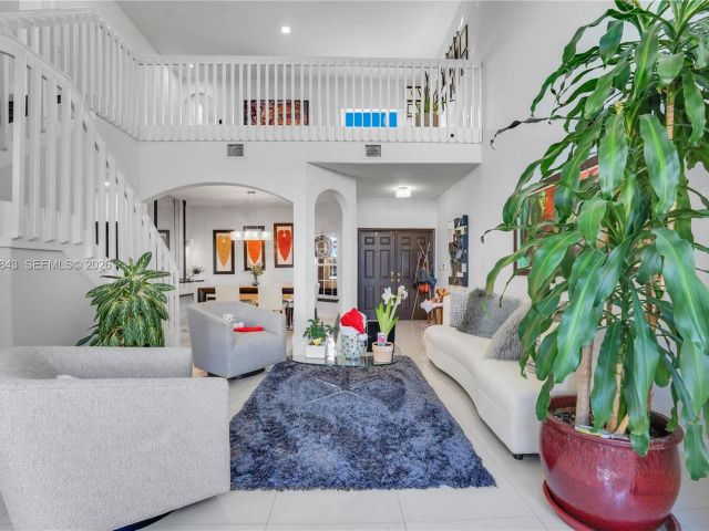 Дом в аренду по адресу 11261 NW 55th Ln - фото 7517135