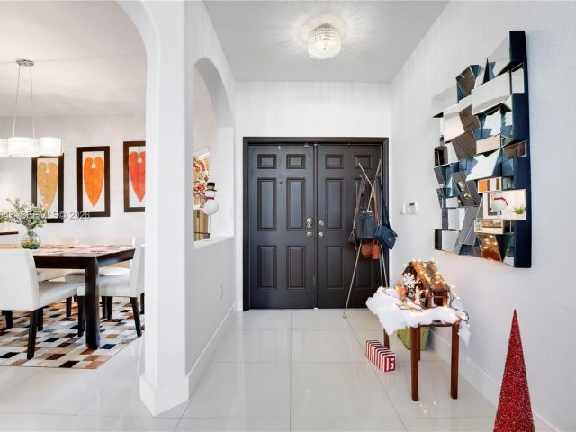 Дом в аренду по адресу 11261 NW 55th Ln - фото 7517137