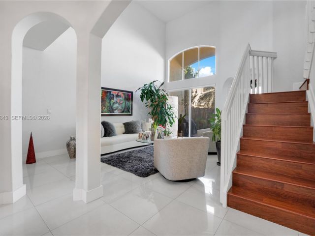 Дом в аренду по адресу 11261 NW 55th Ln - фото 7517140